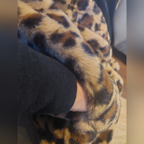 Faux Fur Coat Leopard print - Picture 7 of 12